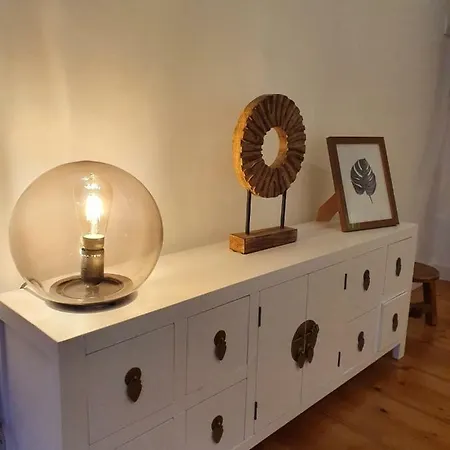 Charming In The Typical Neighborhood Apartment *